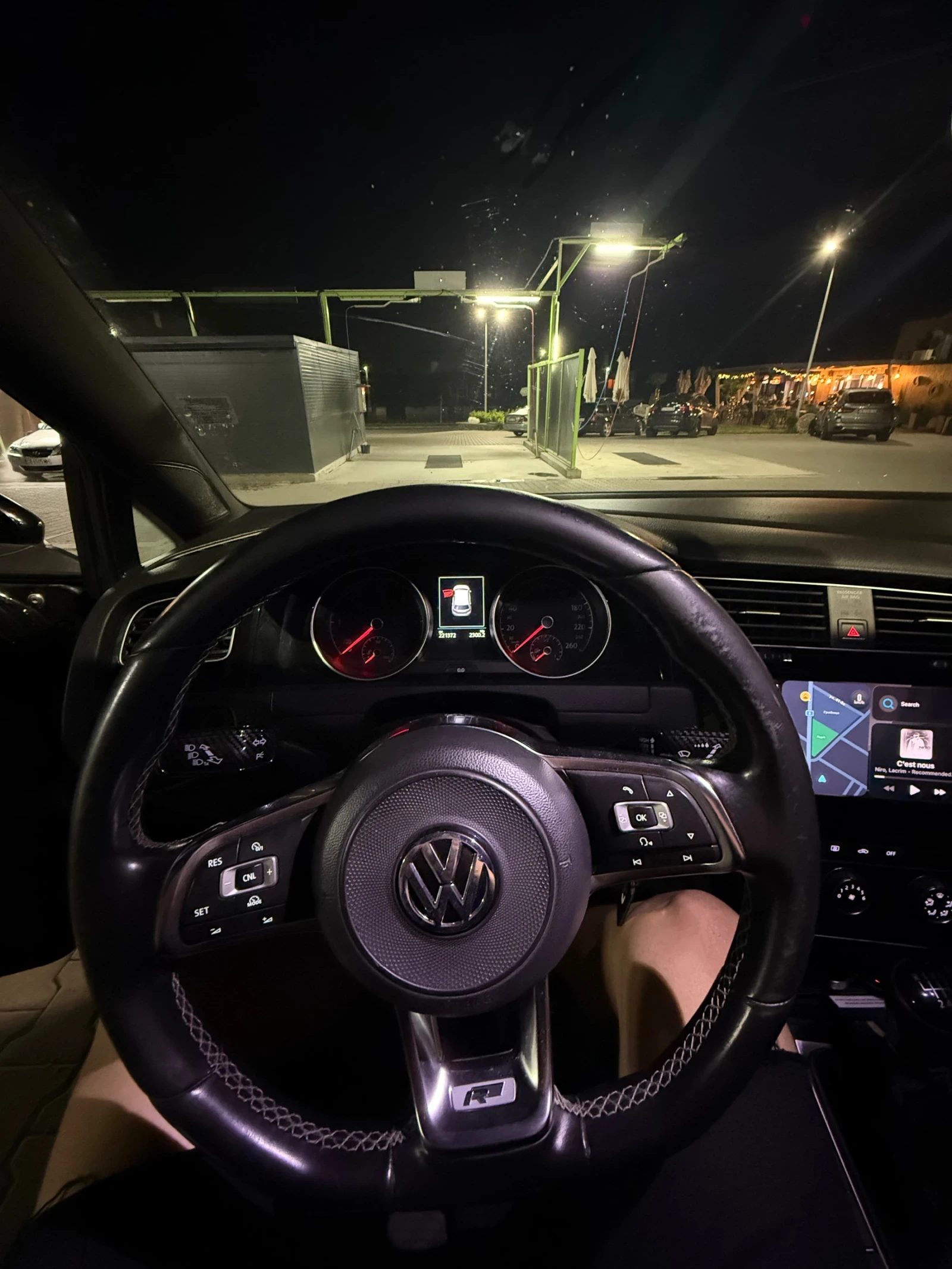 VW Golf 7.5 R-Line, снимка 7 - Автомобили и джипове - 54858719