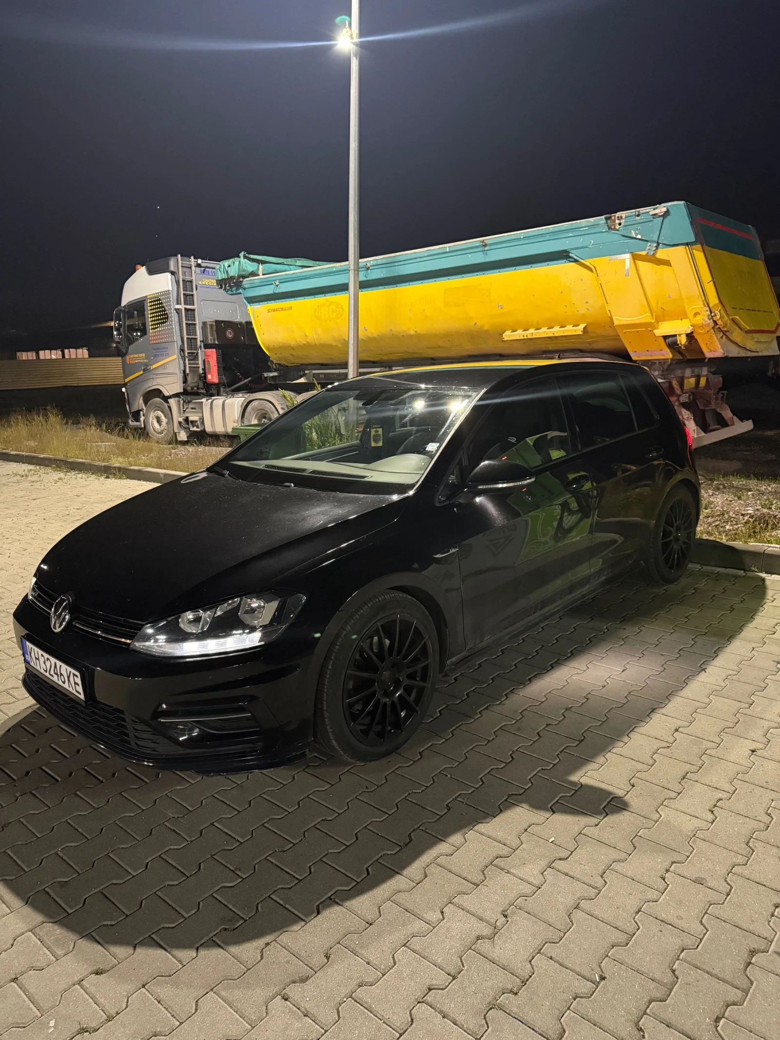 VW Golf 7.5 R-Line, снимка 3 - Автомобили и джипове - 54858719