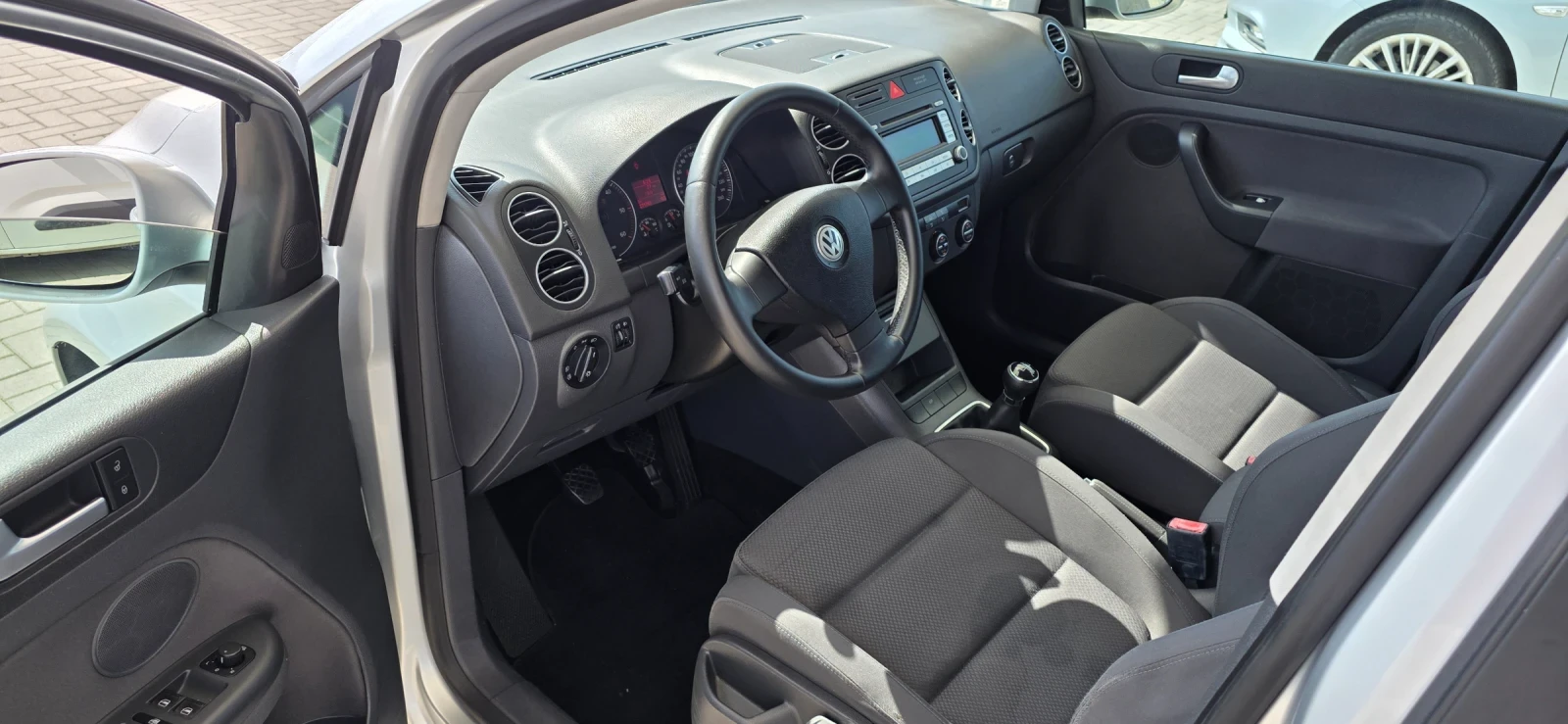 VW Golf Plus 1.9-105 SPORTLINE, снимка 12 - Автомобили и джипове - 55563186