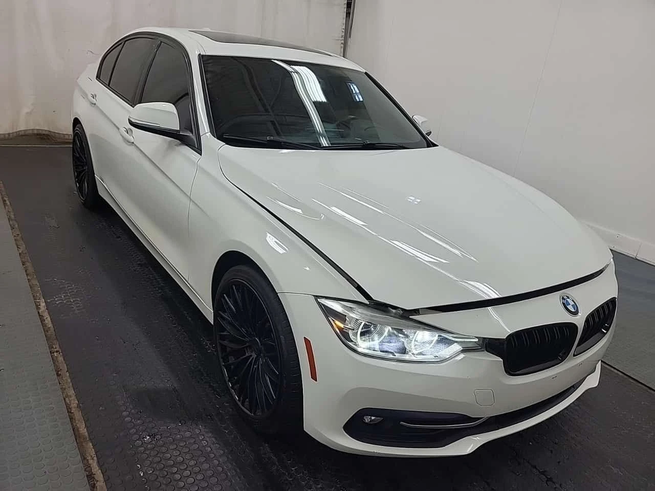 BMW 330 I XDRIVE / КОЖА / ПАНОРАМА / MEMORY , снимка 2 - Автомобили и джипове - 55641346