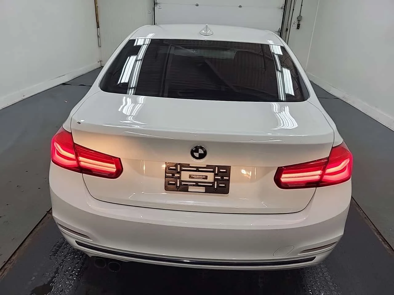 BMW 330 I XDRIVE / КОЖА / ПАНОРАМА / MEMORY , снимка 16 - Автомобили и джипове - 55641346