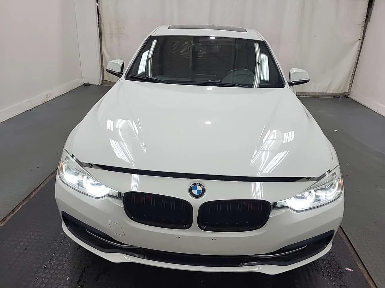 BMW 330 I XDRIVE / КОЖА / ПАНОРАМА / MEMORY , снимка 17 - Автомобили и джипове - 55641346