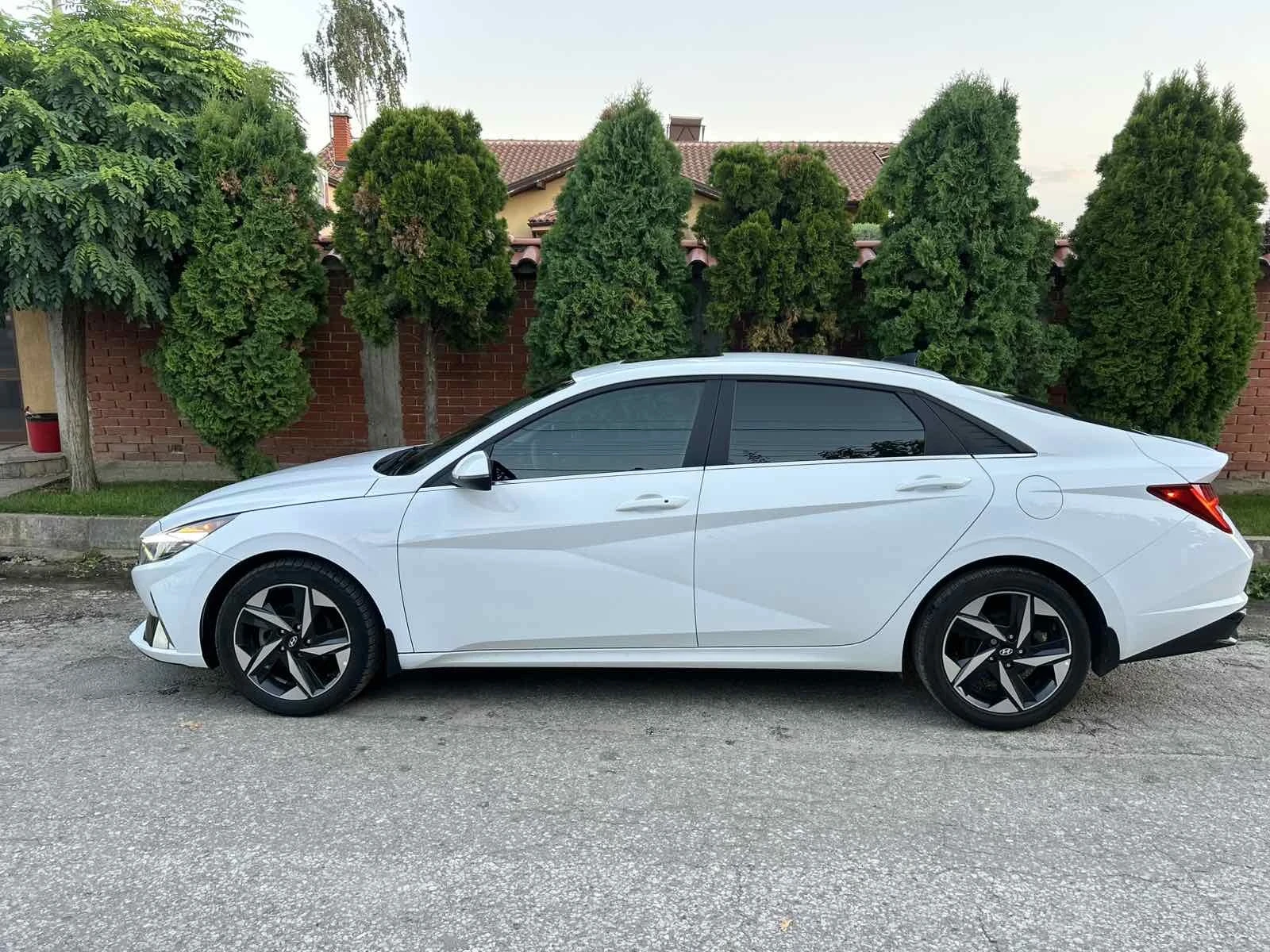 Hyundai Elantra 1.6 hybrid, снимка 4 - Автомобили и джипове - 55892353
