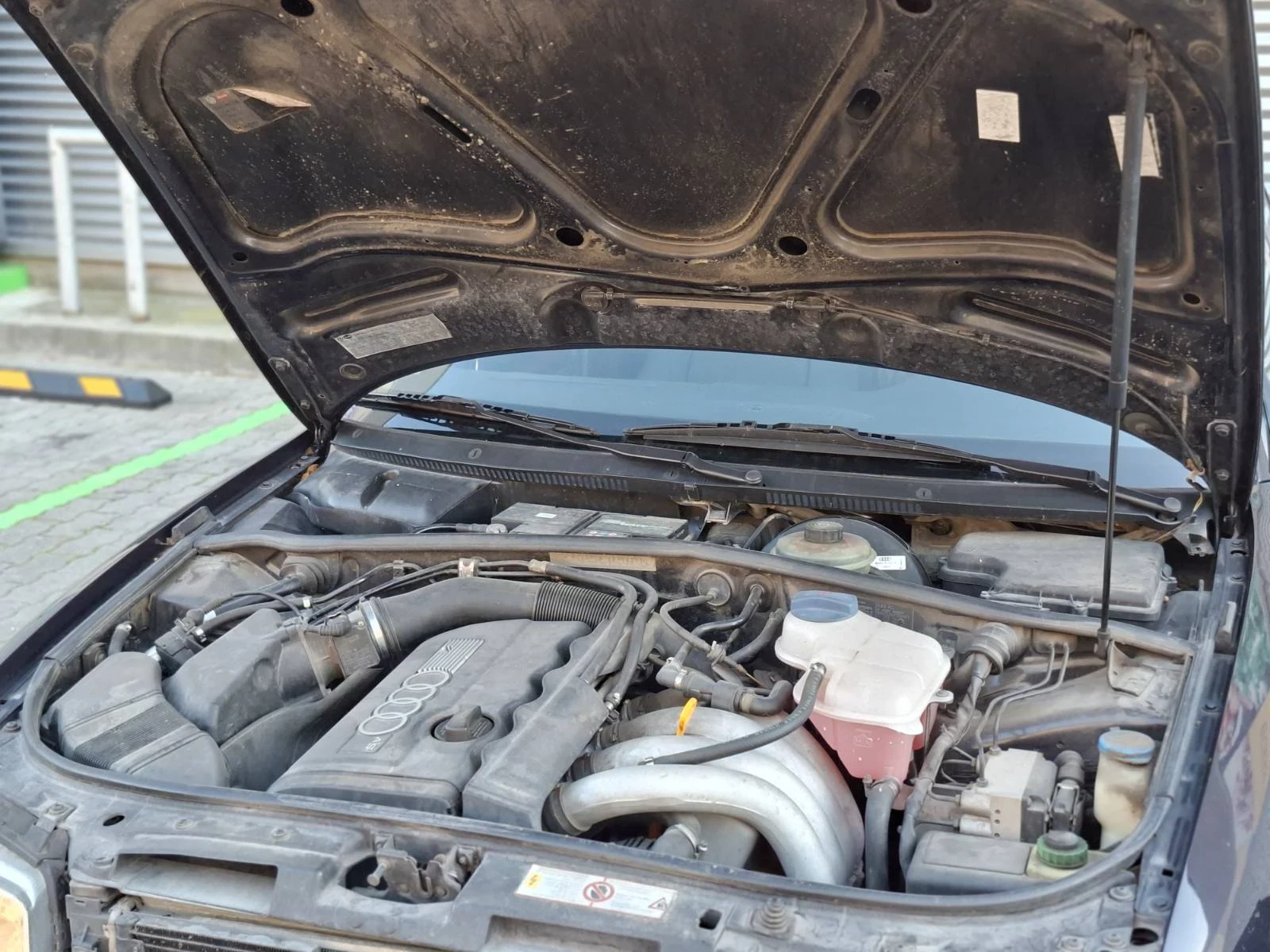 Audi A4 Комби, снимка 4 - Автомобили и джипове - 56509872