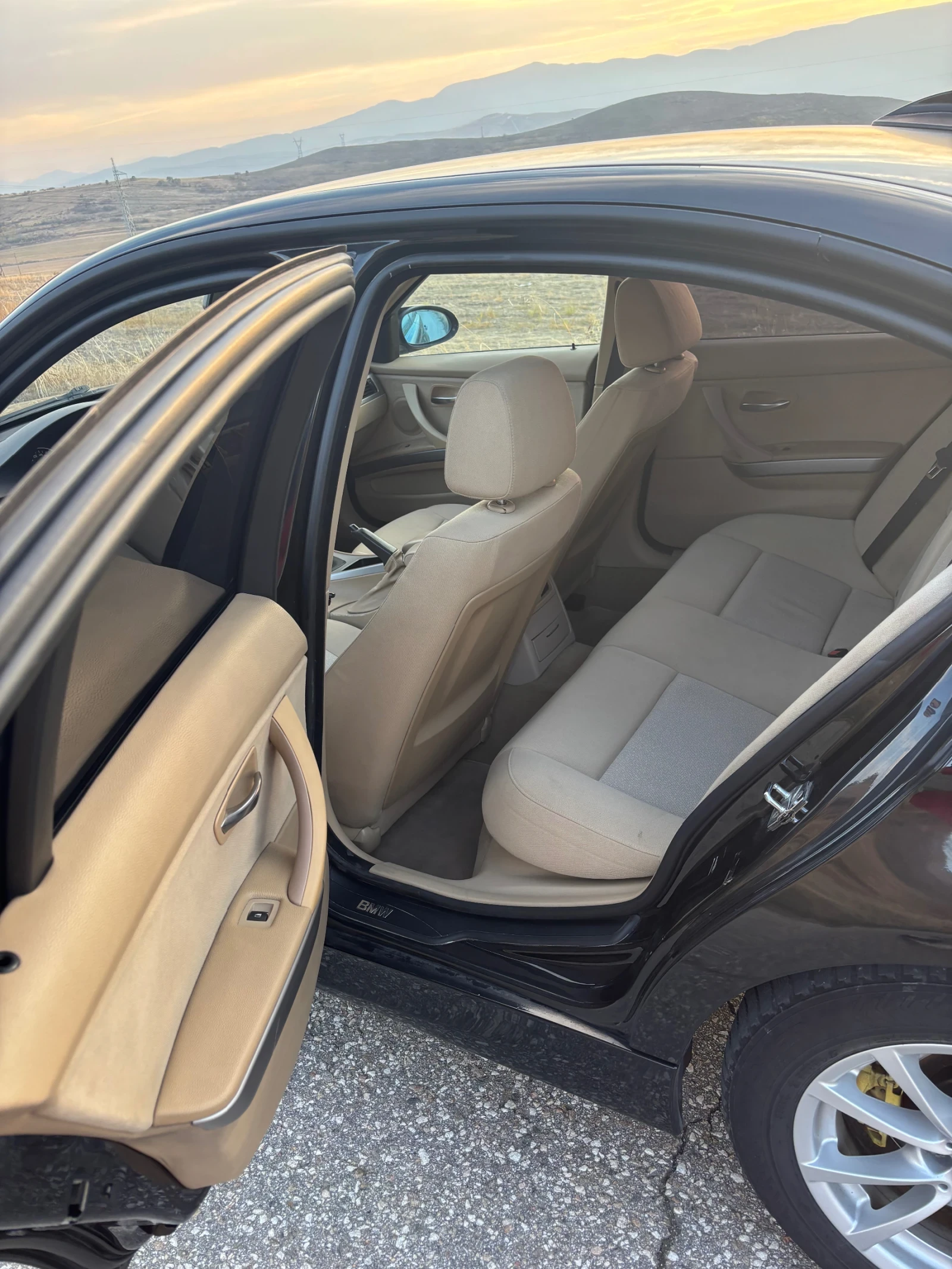 BMW 320, снимка 10 - Автомобили и джипове - 56660368