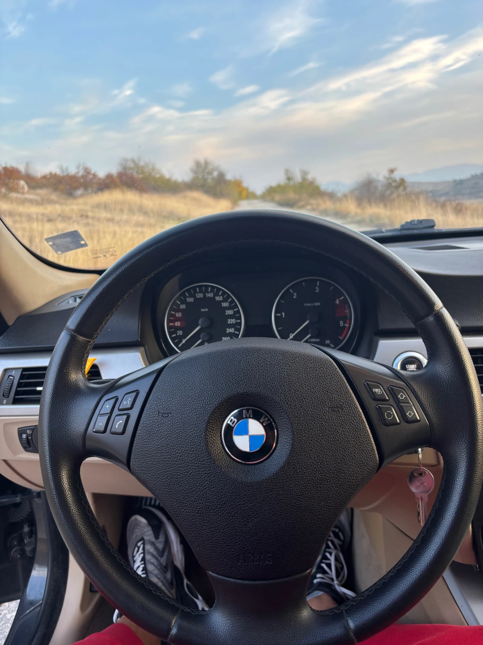 BMW 320, снимка 12 - Автомобили и джипове - 56660368