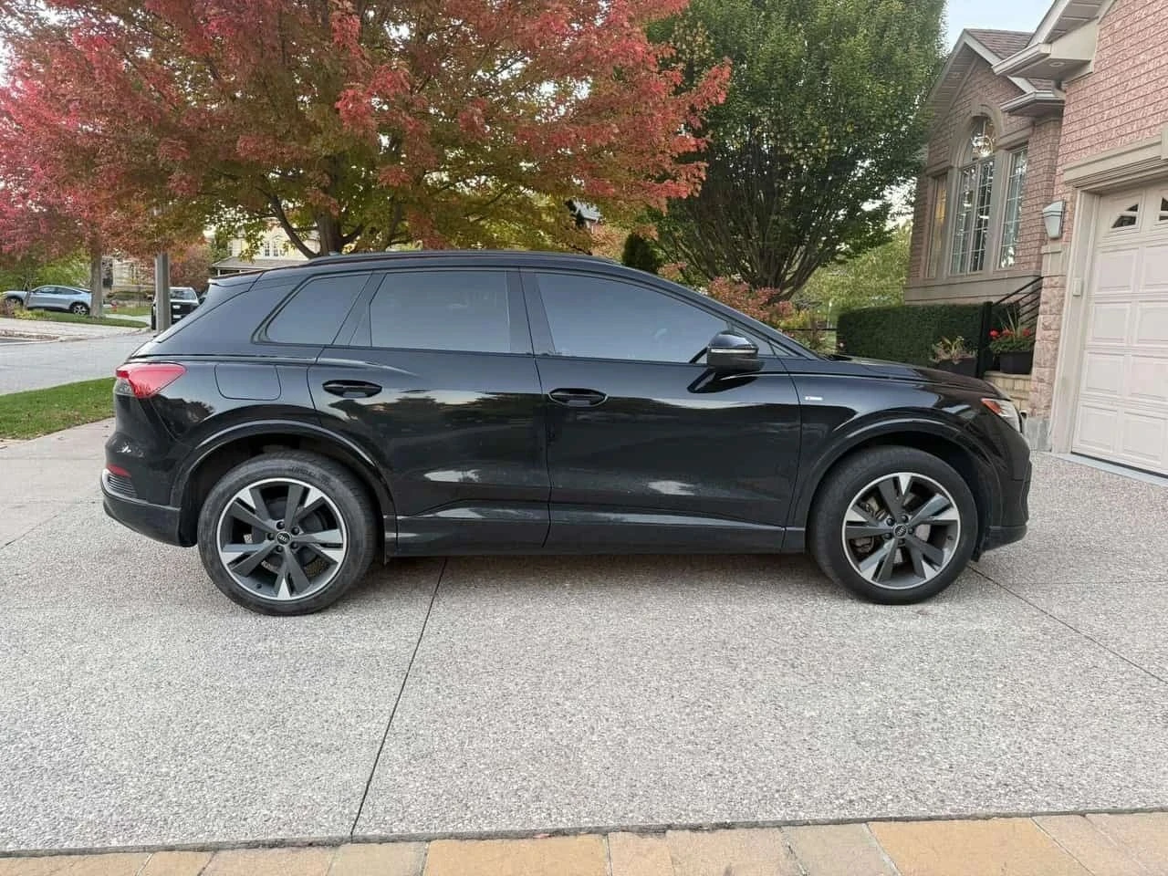 Audi E-Tron, снимка 4 - Автомобили и джипове - 56684774