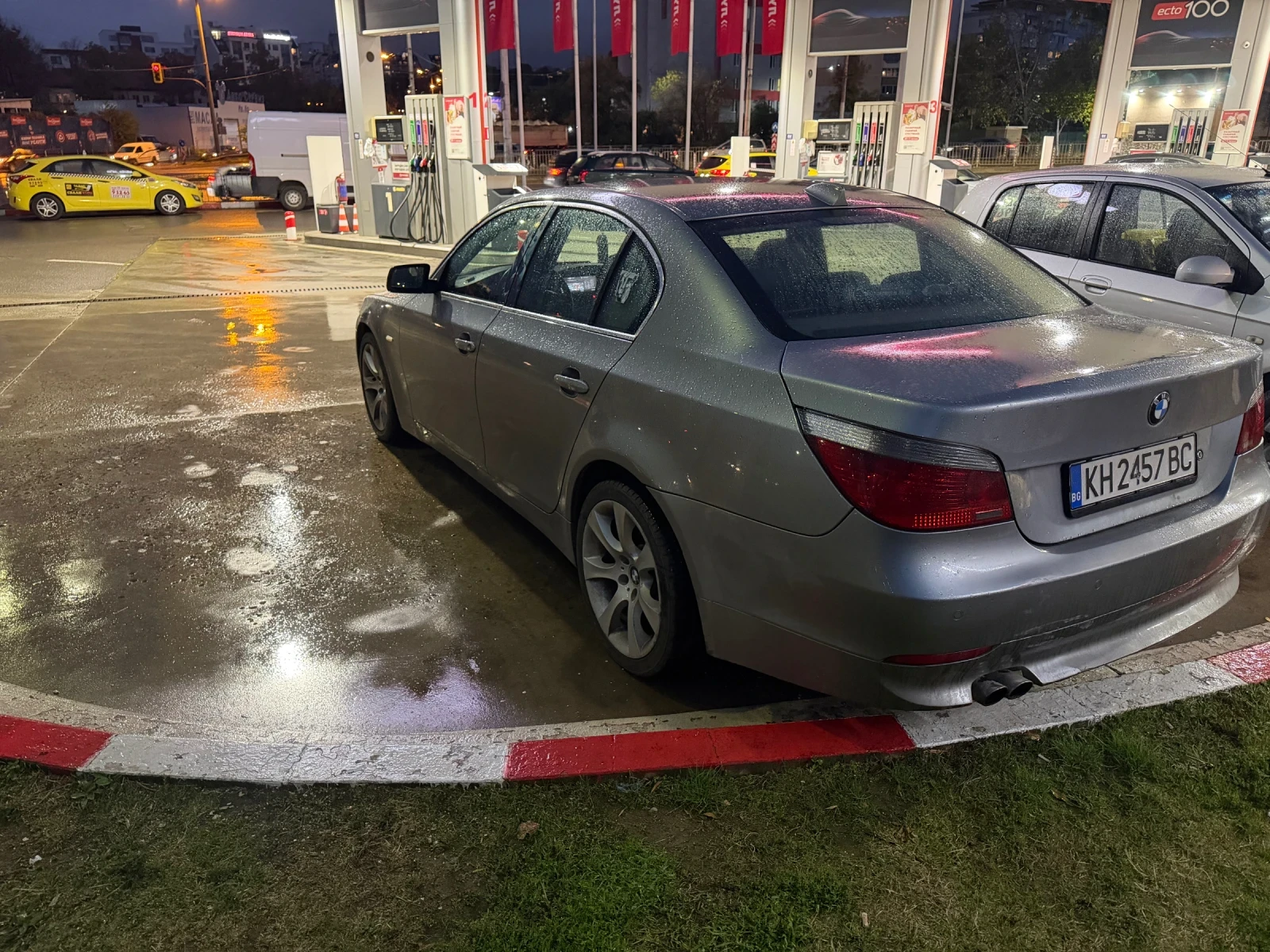 BMW 530 Топ състояние, снимка 5 - Автомобили и джипове - 56711952
