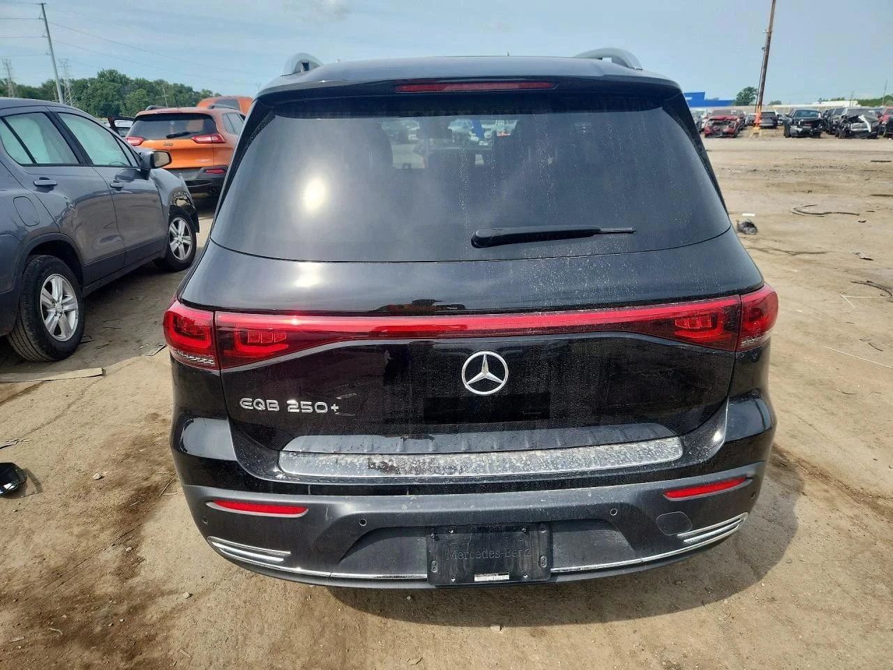 Mercedes-Benz EQB, снимка 6 - Автомобили и джипове - 56713370