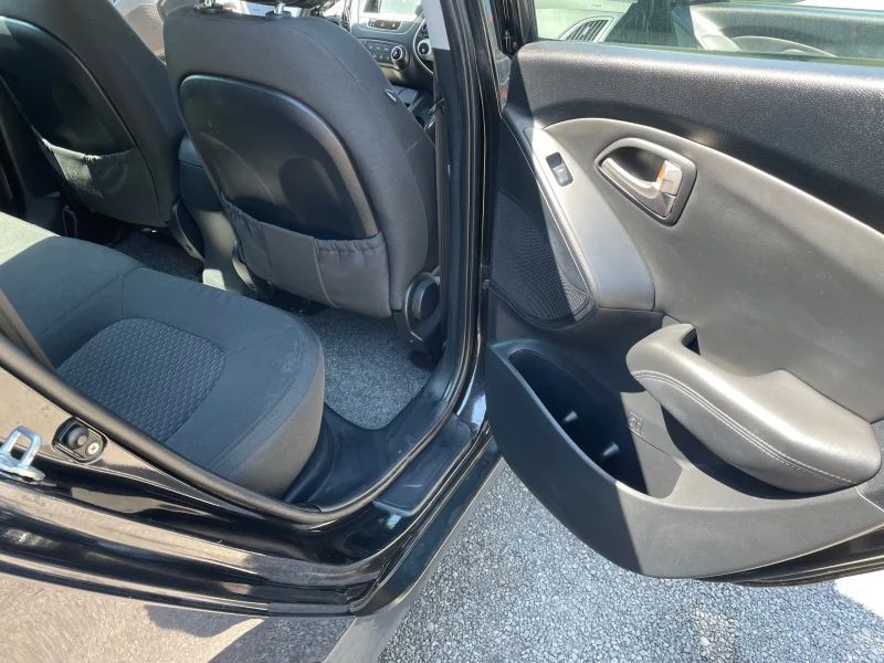 Hyundai IX35 2.0 I, Бензин - ГАЗ ФАБРИЧНО, снимка 10 - Автомобили и джипове - 50532910
