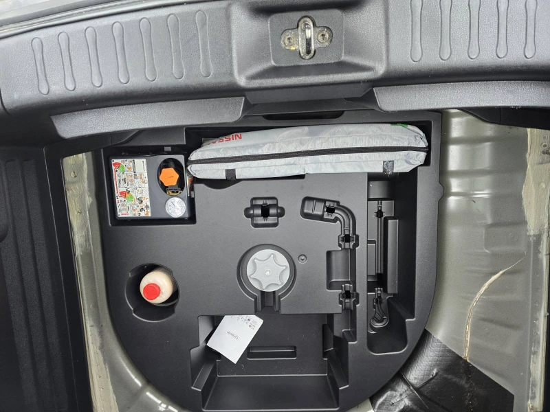 Nissan Juke 1.5 dCi, снимка 17 - Автомобили и джипове - 52626980