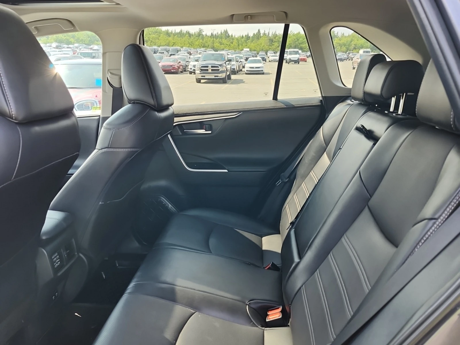 Toyota Rav4 ВСИЧКИ ЕКСТРИ * * CARFAX * * АВТО КРЕДИТ * *  - изображение 7