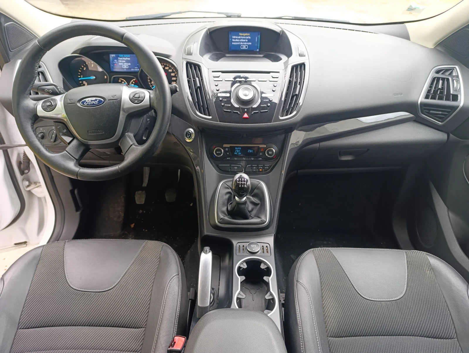 Ford Kuga FWD, снимка 9 - Автомобили и джипове - 54381353