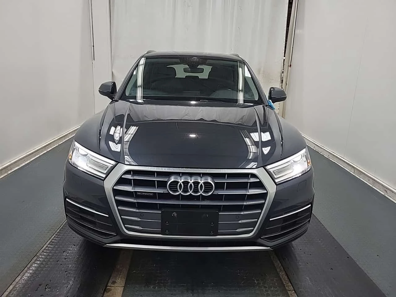 Audi Q5 KOMFORT| ПОДГРЕВИ| ДВА КЛЮЧА| KEYLESS| CARFAX, снимка 2 - Автомобили и джипове - 54497416