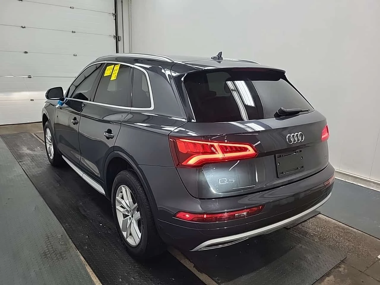 Audi Q5 KOMFORT| ПОДГРЕВИ| ДВА КЛЮЧА| KEYLESS| CARFAX, снимка 7 - Автомобили и джипове - 54497416