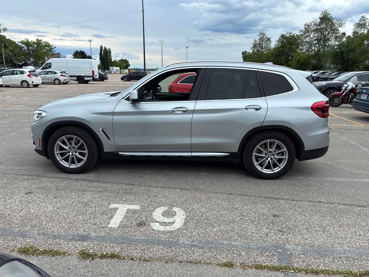 BMW X3 xDrive30i/КЛИП/ВТОРИ ЧИФТ ГУМИ И ДЖАНТИ, снимка 3 - Автомобили и джипове - 55040594