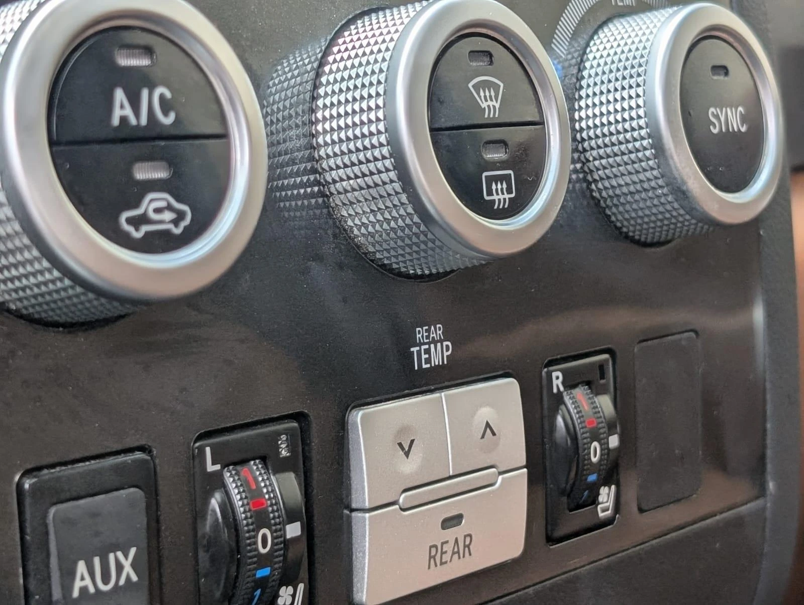 Toyota Sequoia 5.7* V8* PLATINUM* ПОДГРЕВ* ОБДУХВАНЕ* КАМЕРА* JBL, снимка 8 - Автомобили и джипове - 55132306