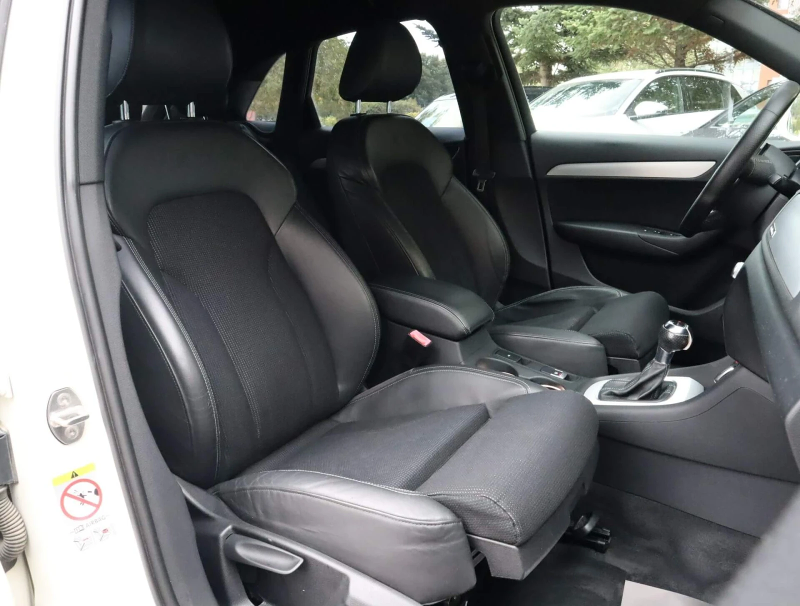 Audi Q3 2.0TDI/Quattro/Sline/Подгрев/PDC, снимка 10 - Автомобили и джипове - 56683911