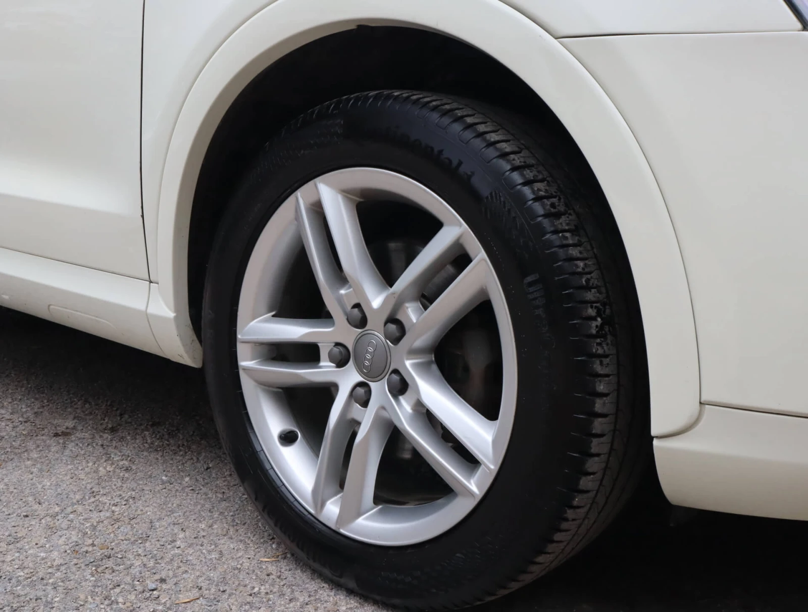 Audi Q3 2.0TDI/Quattro/Sline/Подгрев/PDC, снимка 7 - Автомобили и джипове - 56683911