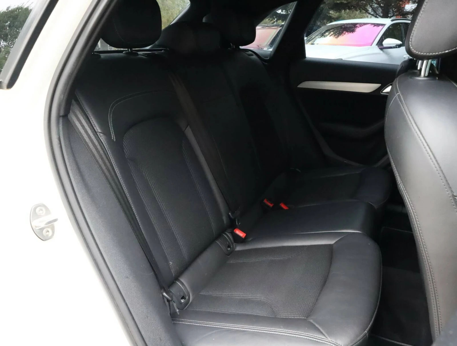 Audi Q3 2.0TDI/Quattro/Sline/Подгрев/PDC, снимка 11 - Автомобили и джипове - 56683911