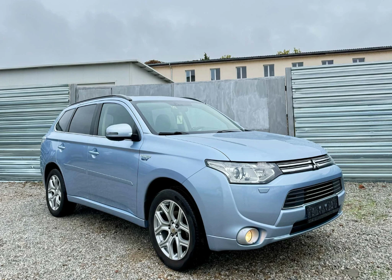 Mitsubishi Outlander 4Х4* PLUGIN ХИБРИД , снимка 3 - Автомобили и джипове - 56741788