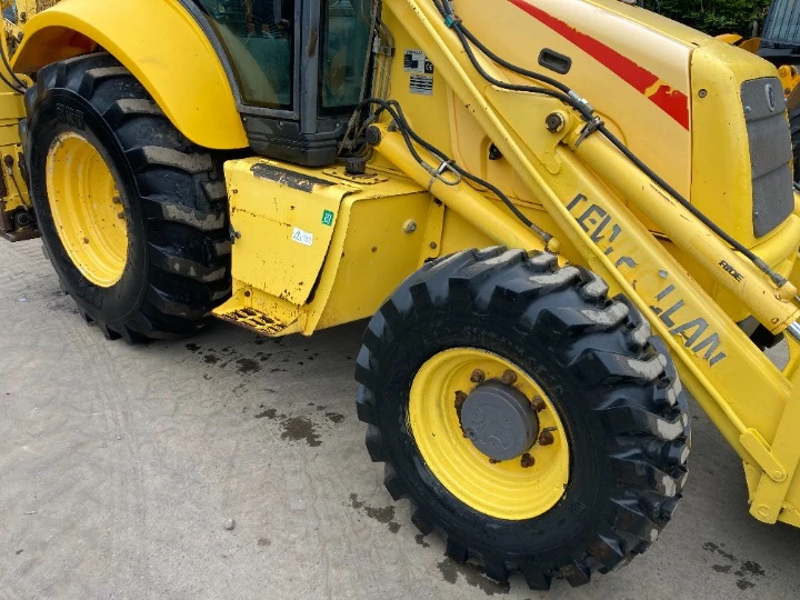 Багер New Holland LB110, снимка 11 - Индустриална техника - 46308743