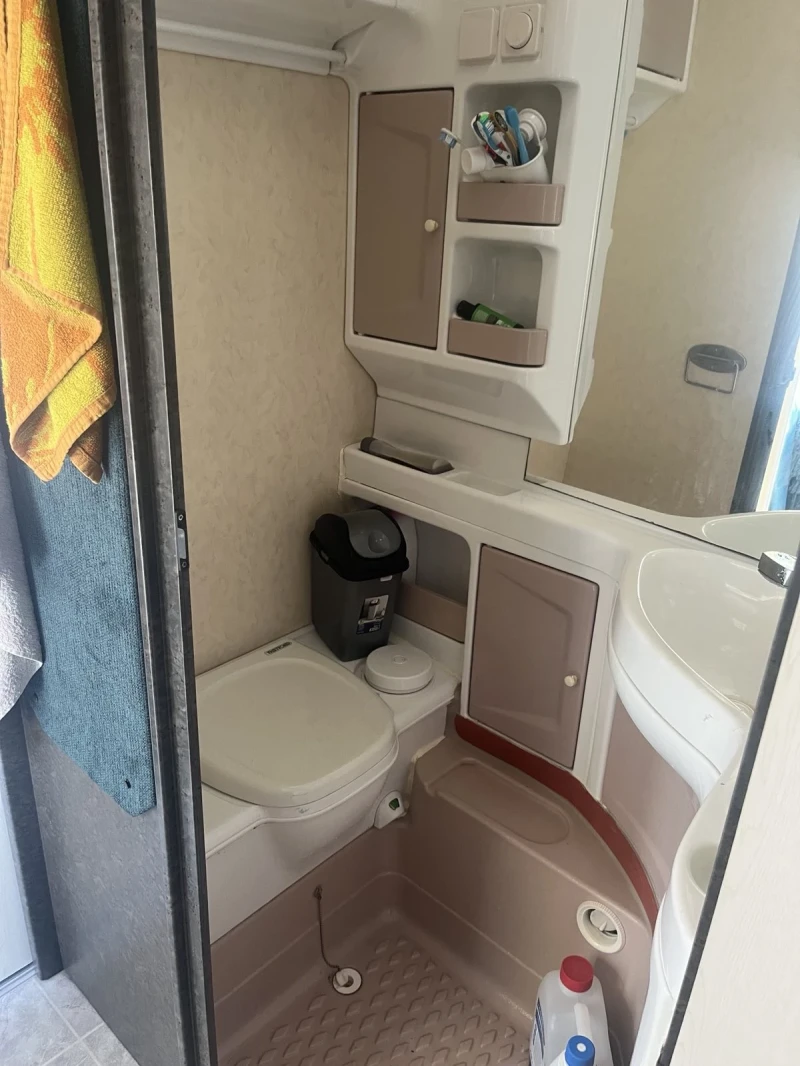 Каравана Hobby Класик, снимка 15 - Каравани и кемпери - 52285748