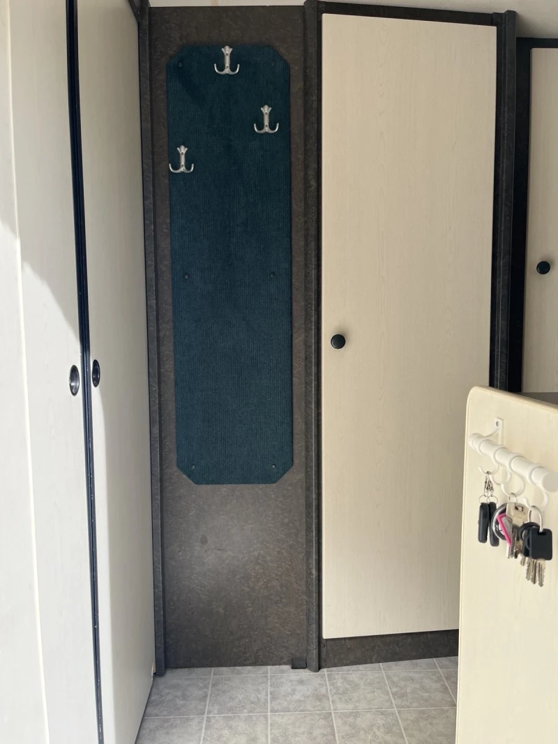 Каравана Hobby Класик, снимка 5 - Каравани и кемпери - 52285748