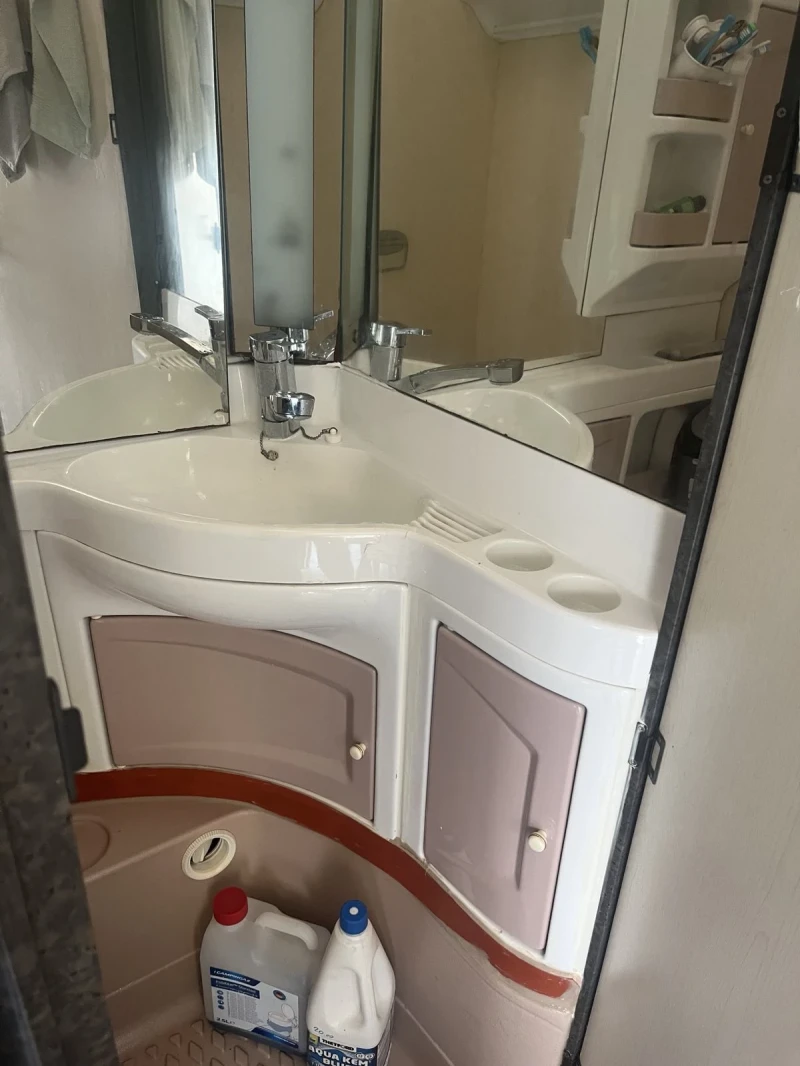 Каравана Hobby Класик, снимка 14 - Каравани и кемпери - 52285748