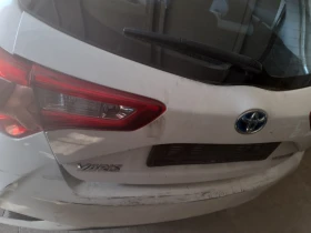 Toyota Yaris 1.5 хибрид , снимка 2