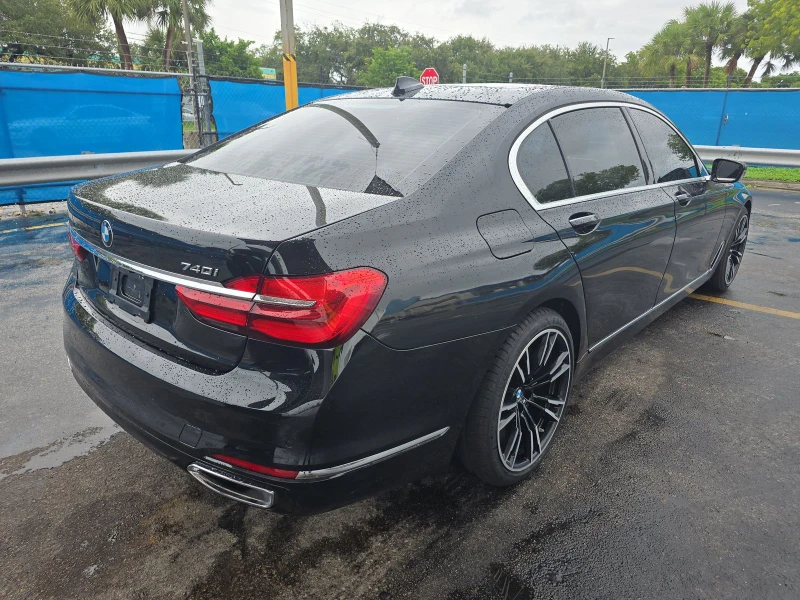 BMW 740 I пано* Harman/Kardon* амбиентно* Apple CarPlay* , снимка 6 - Автомобили и джипове - 47633971