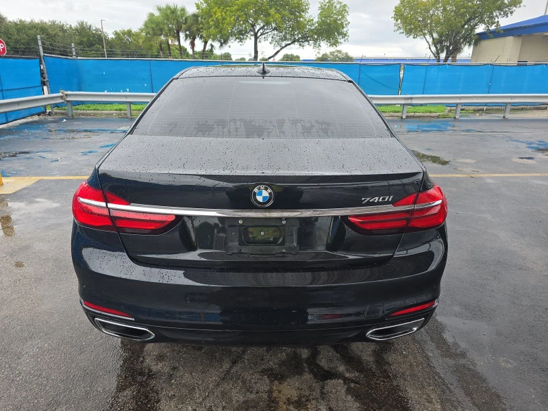 BMW 740 I пано* Harman/Kardon* амбиентно* Apple CarPlay* , снимка 5 - Автомобили и джипове - 47633971