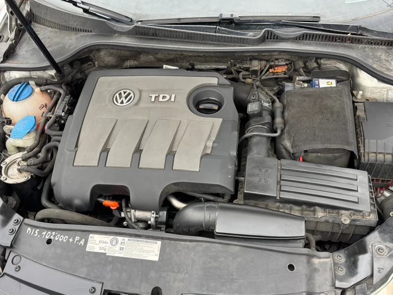 VW Golf 1.6tdi , снимка 8 - Автомобили и джипове - 48540414