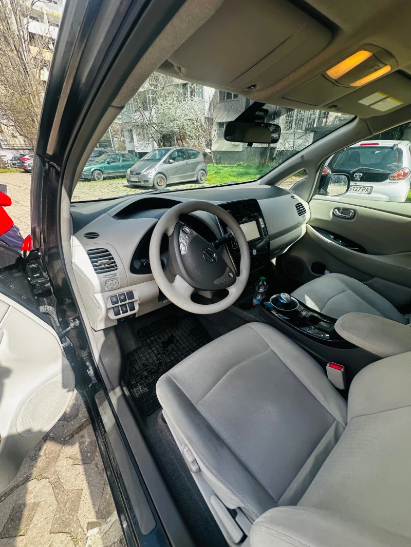 Nissan Leaf , снимка 10 - Автомобили и джипове - 50718357