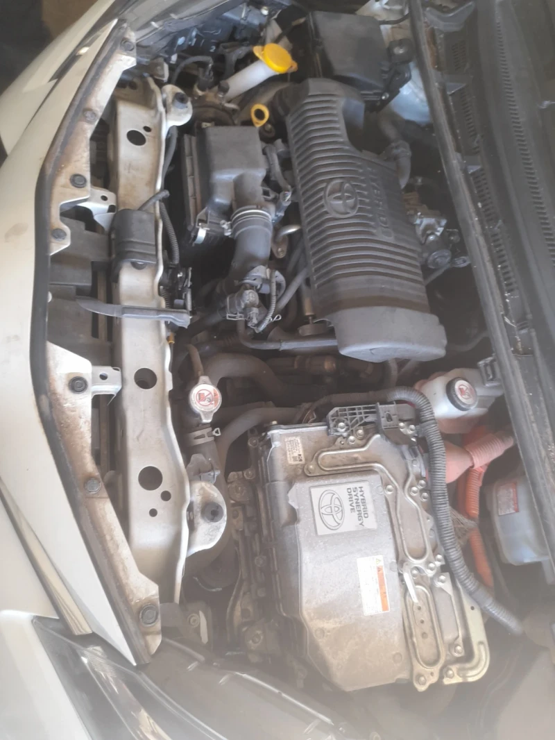 Toyota Yaris 1.5 хибрид , снимка 5 - Автомобили и джипове - 49664661