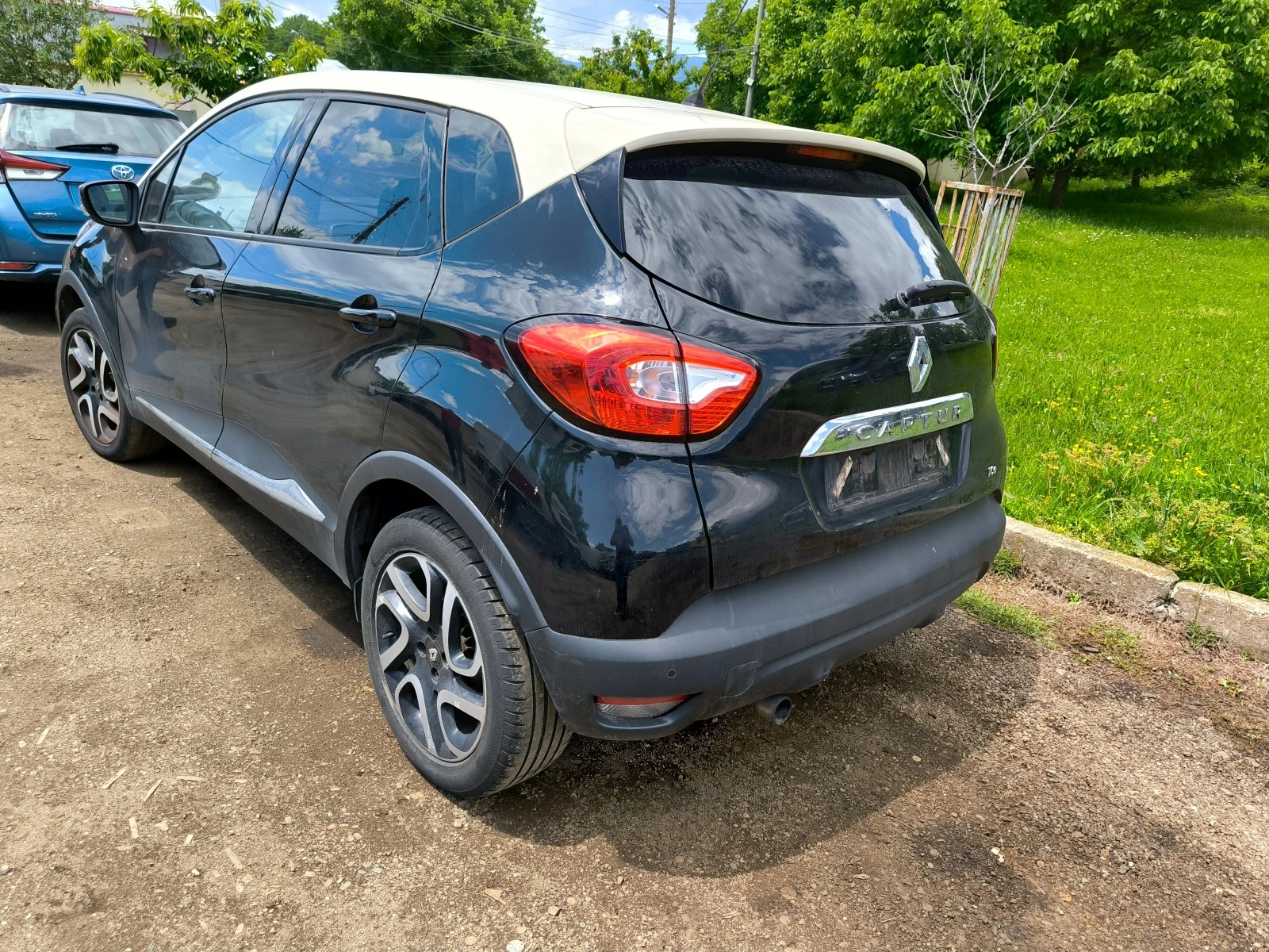 Renault Captur 0.900i - изображение 5