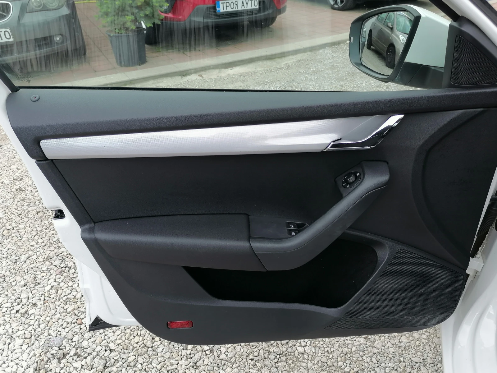 Skoda Octavia   1.8* 4x4* * *  | Mobile.bg   16