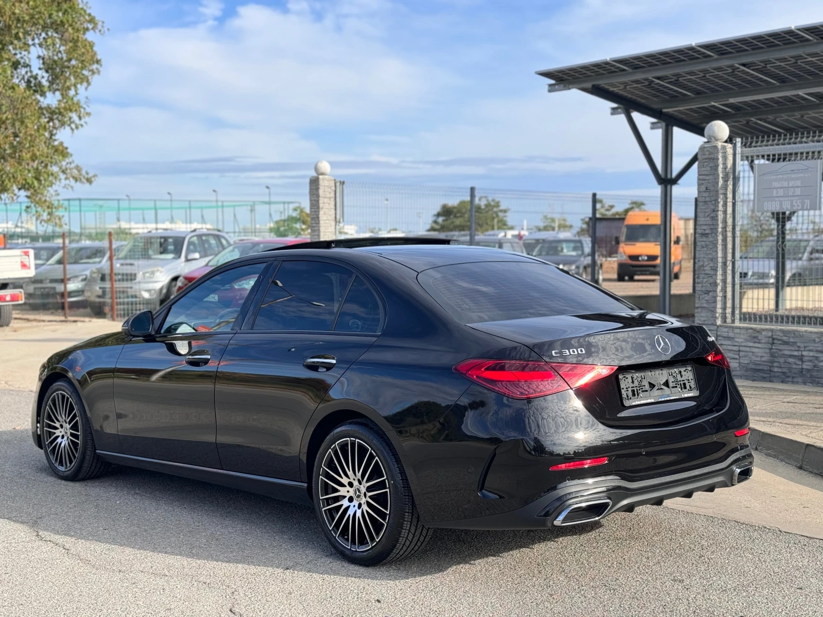 Mercedes-Benz C 300 AMG 4MATIC 3хил.км - изображение 3