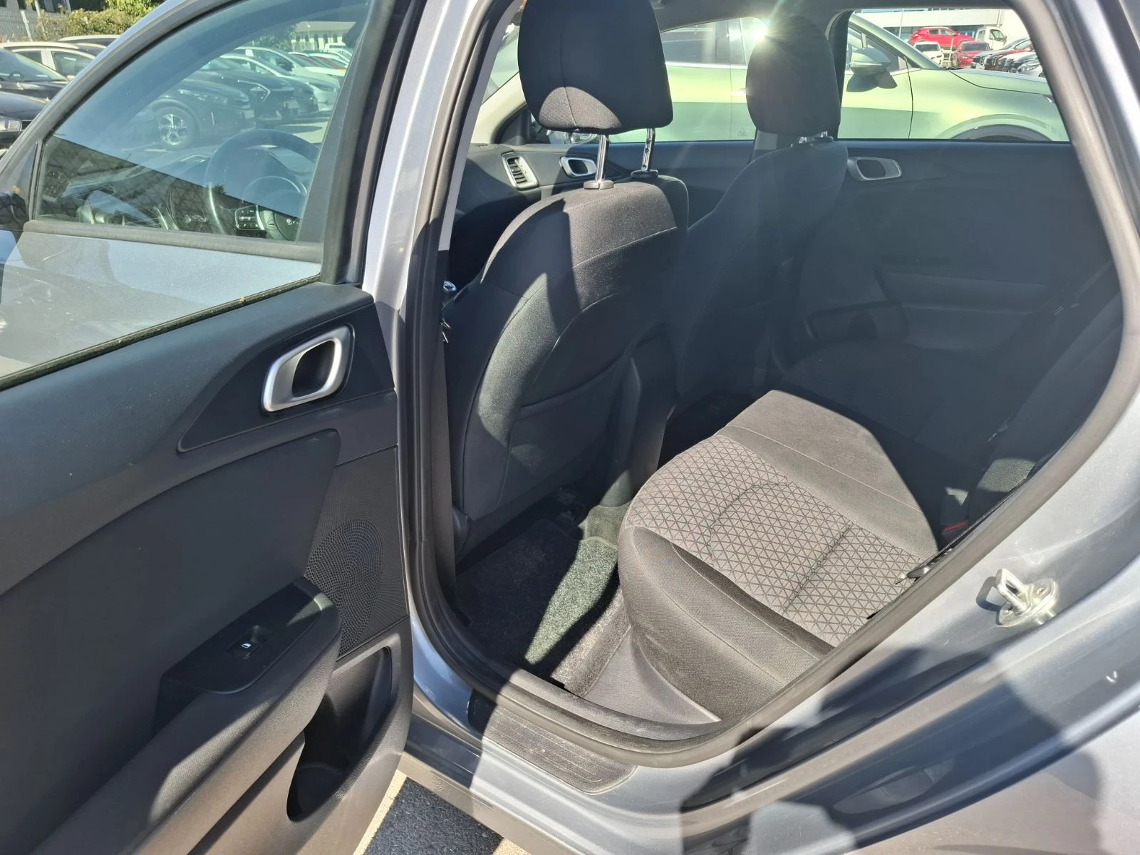 Kia Ceed 1.5 T-gdi Гаранция - изображение 7