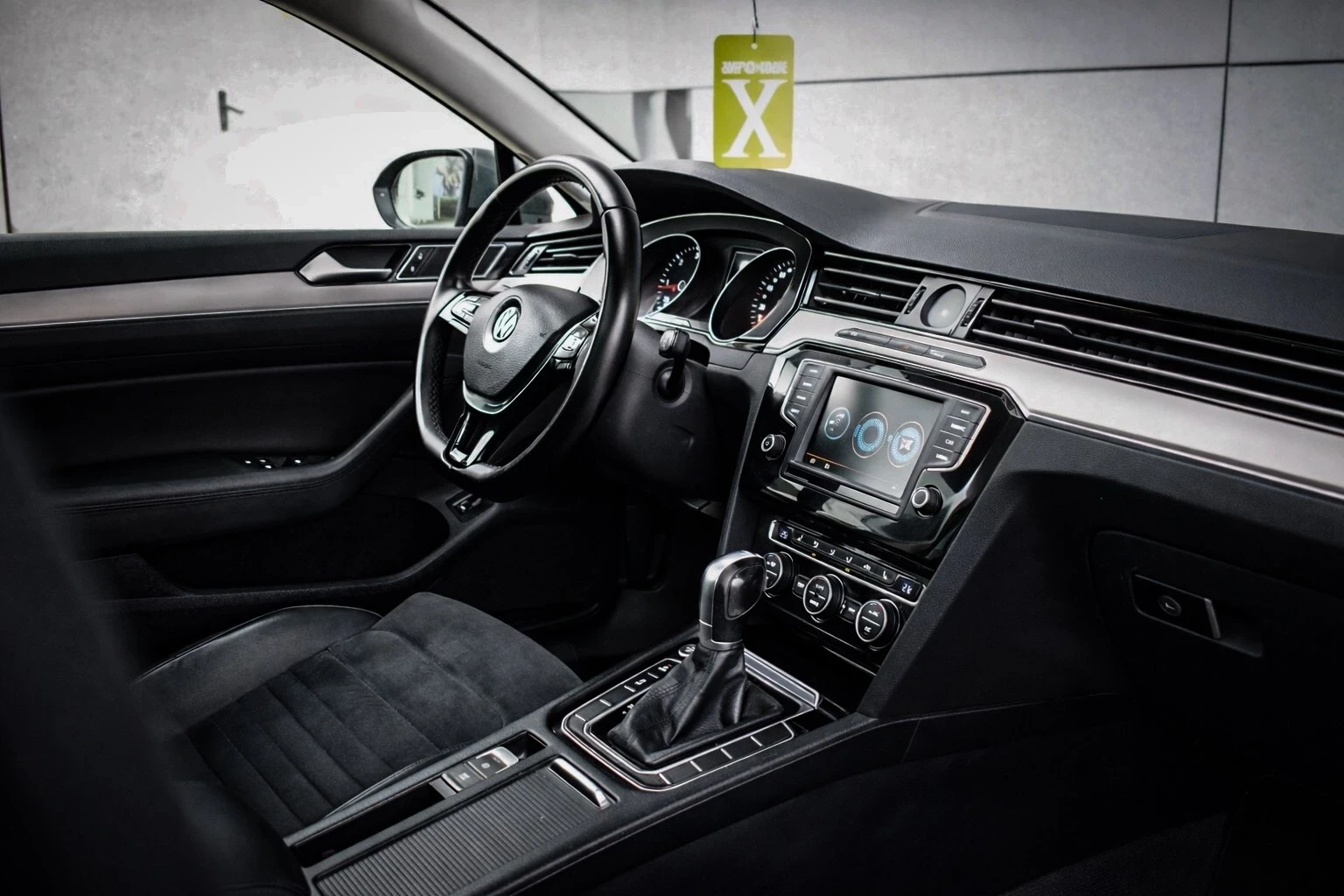 VW Passat 2.0 TDI 150 6-DSG 2016 - изображение 8