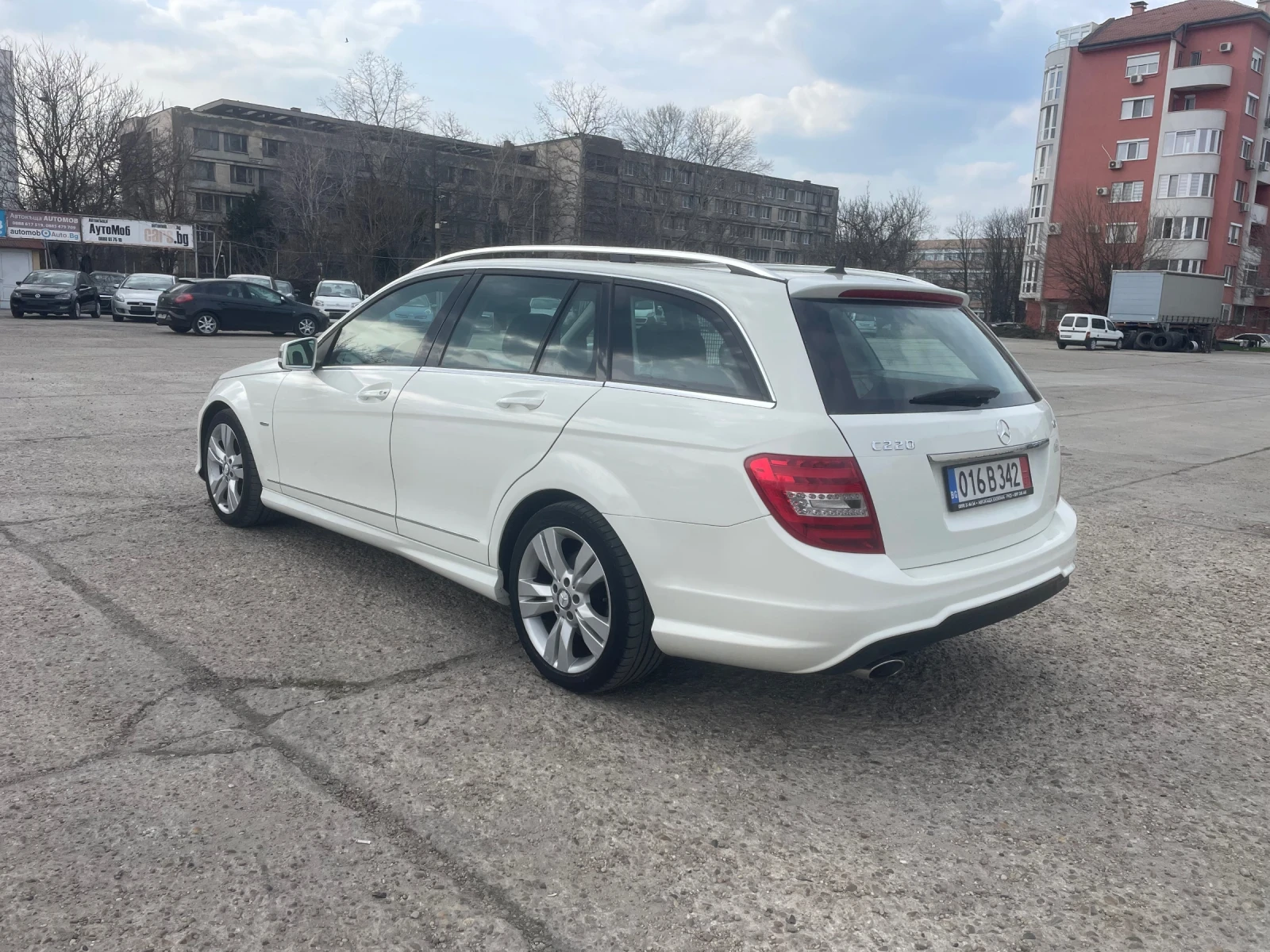 Mercedes-Benz C 220 2.2 CDI 170кс AVANTGARDE AMG, снимка 4 - Автомобили и джипове - 53894743