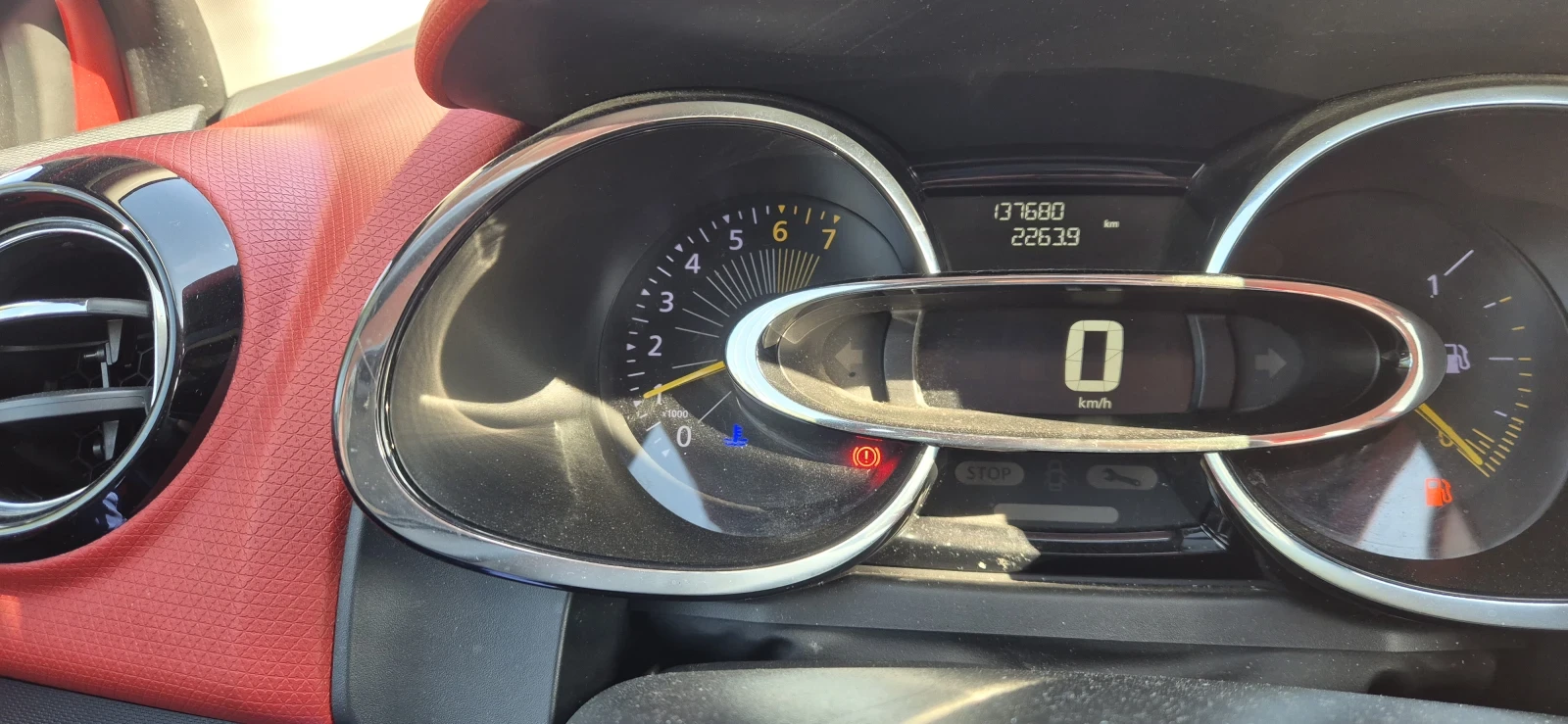 Renault Clio Tce, снимка 12 - Автомобили и джипове - 54230540