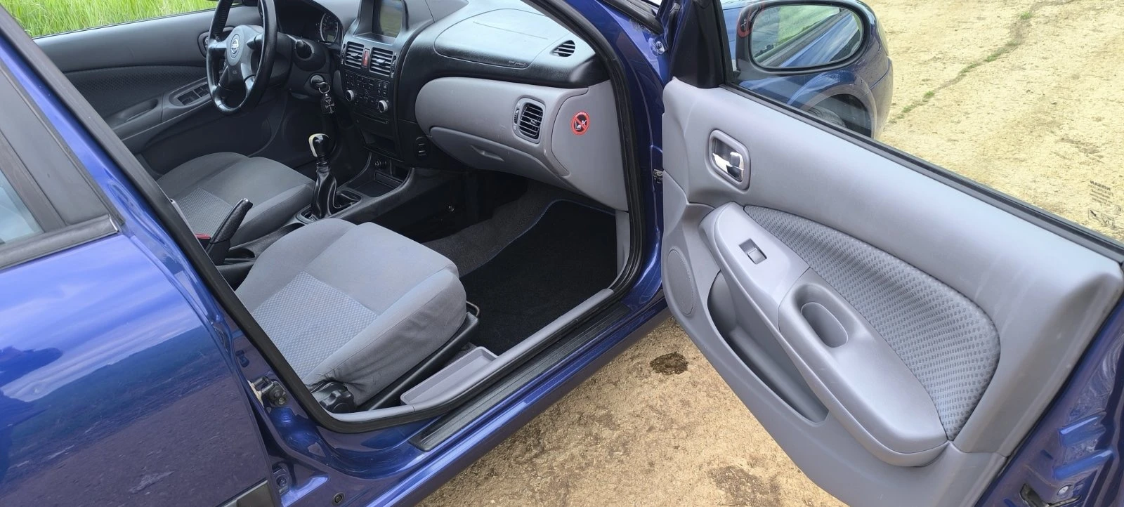 Nissan Almera, снимка 10 - Автомобили и джипове - 54440187