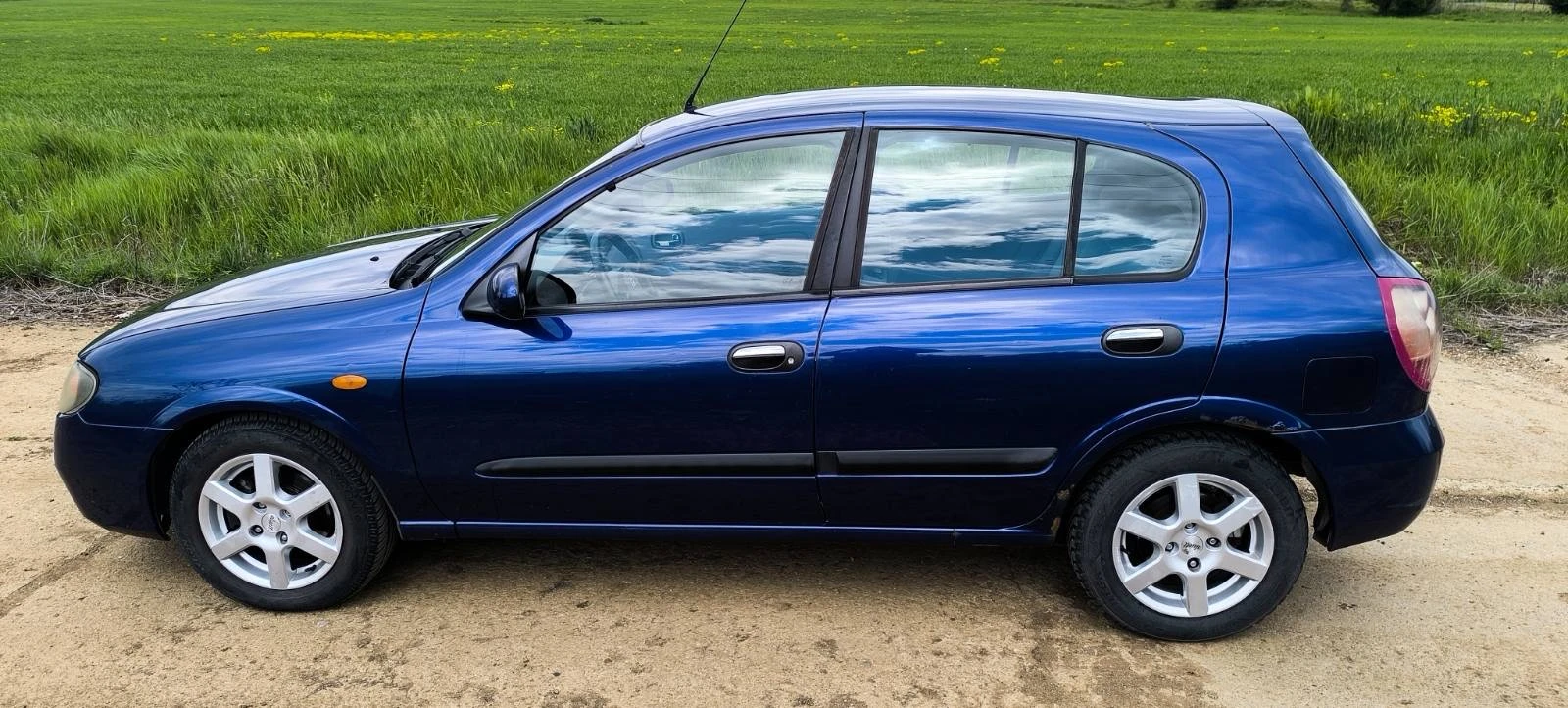 Nissan Almera, снимка 2 - Автомобили и джипове - 54440187