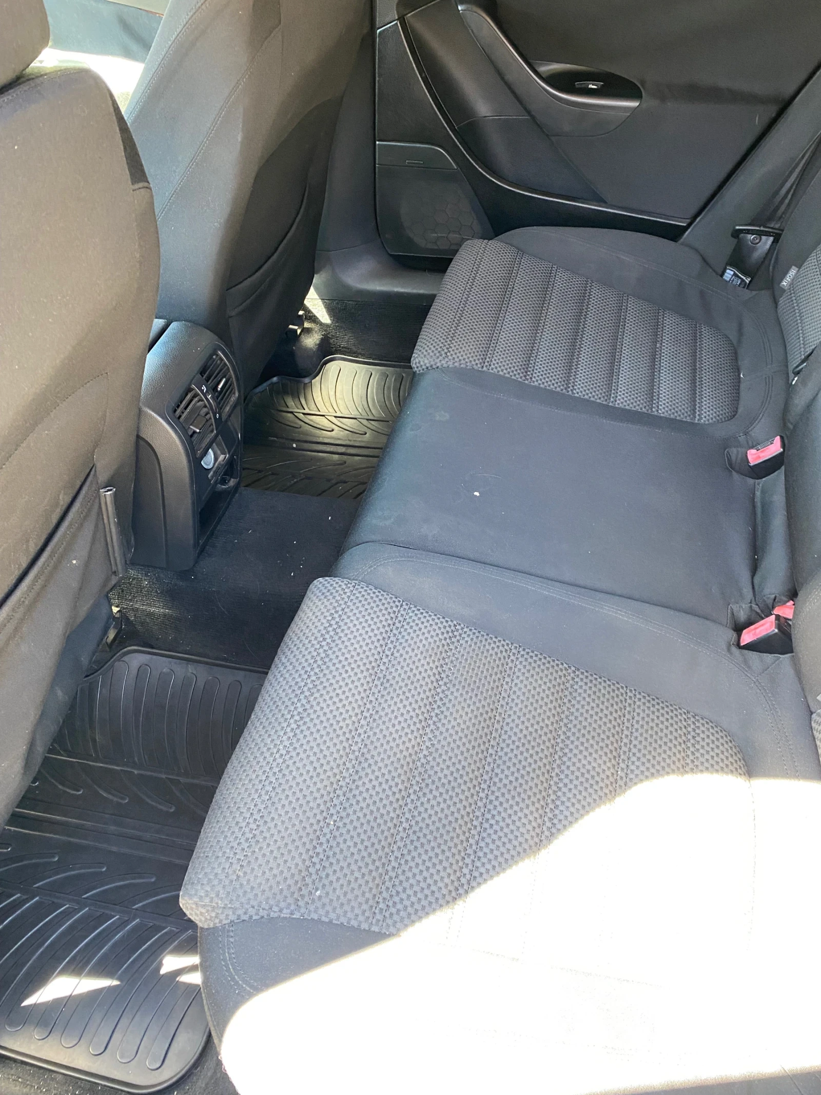 VW Passat 2000кубика, снимка 13 - Автомобили и джипове - 54444439