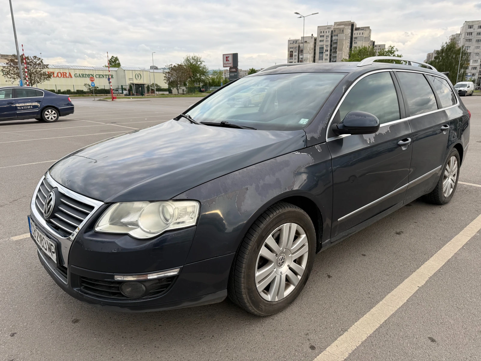 VW Passat B6 2.0 TDI Highline DSG, снимка 3 - Автомобили и джипове - 54509091