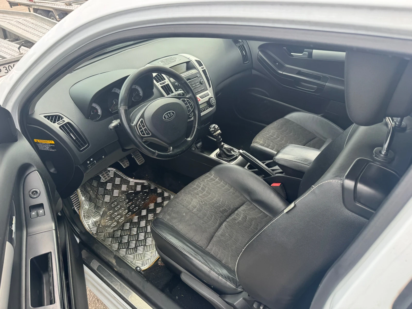 Kia Ceed 1.6 Benzin Klima, снимка 6 - Автомобили и джипове - 54712614