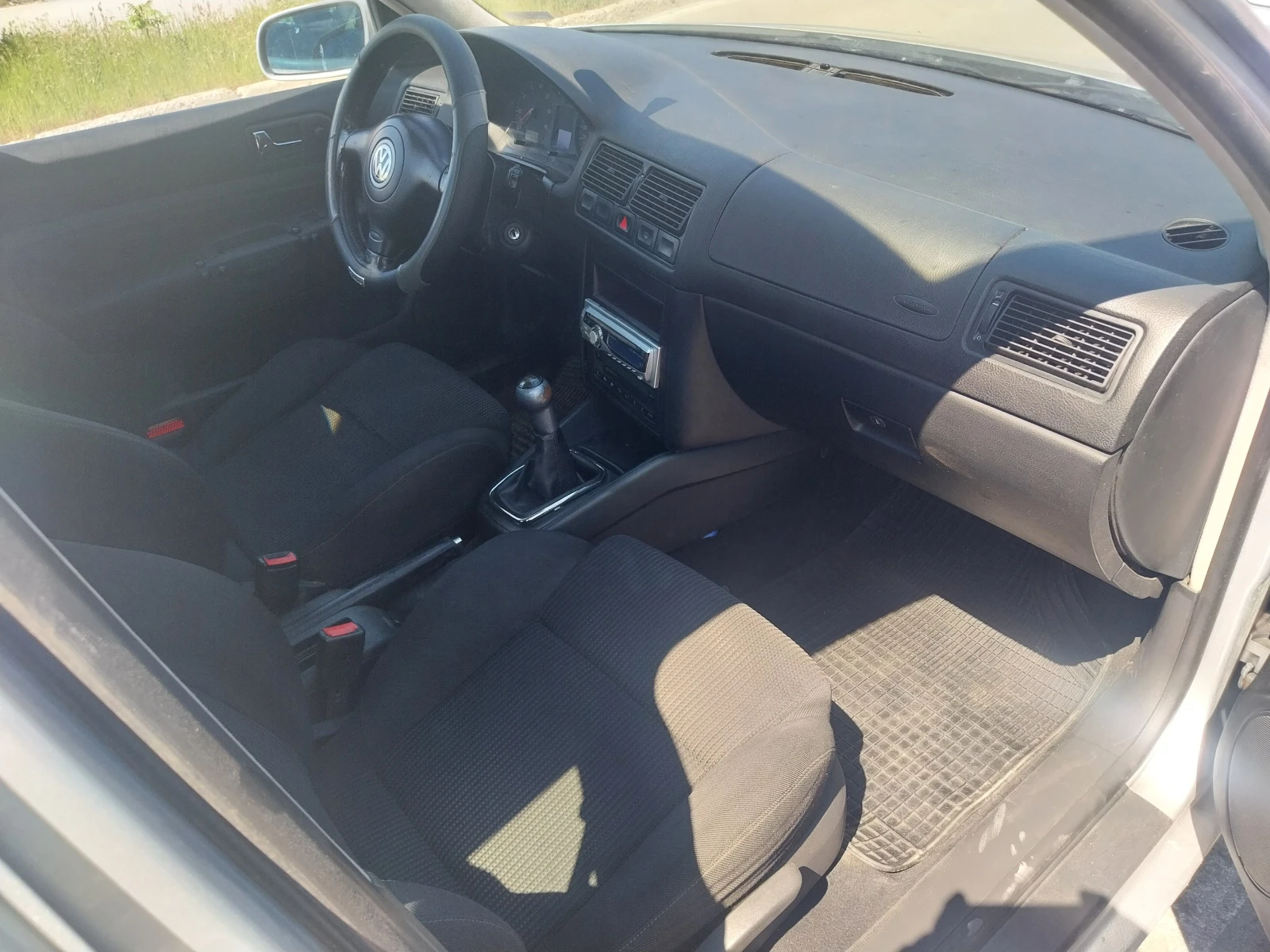 VW Golf 1.6клима  гаражен , снимка 6 - Автомобили и джипове - 54800641