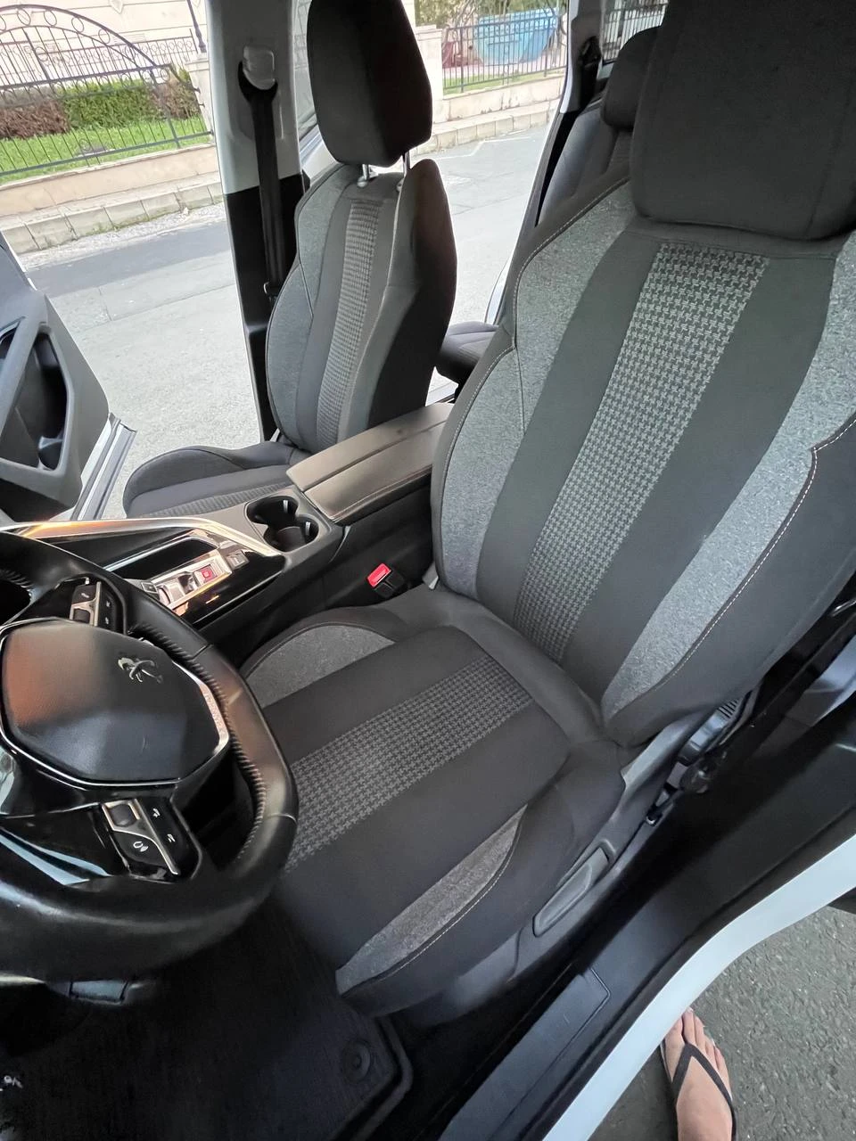 Peugeot 5008, снимка 8 - Автомобили и джипове - 54974886