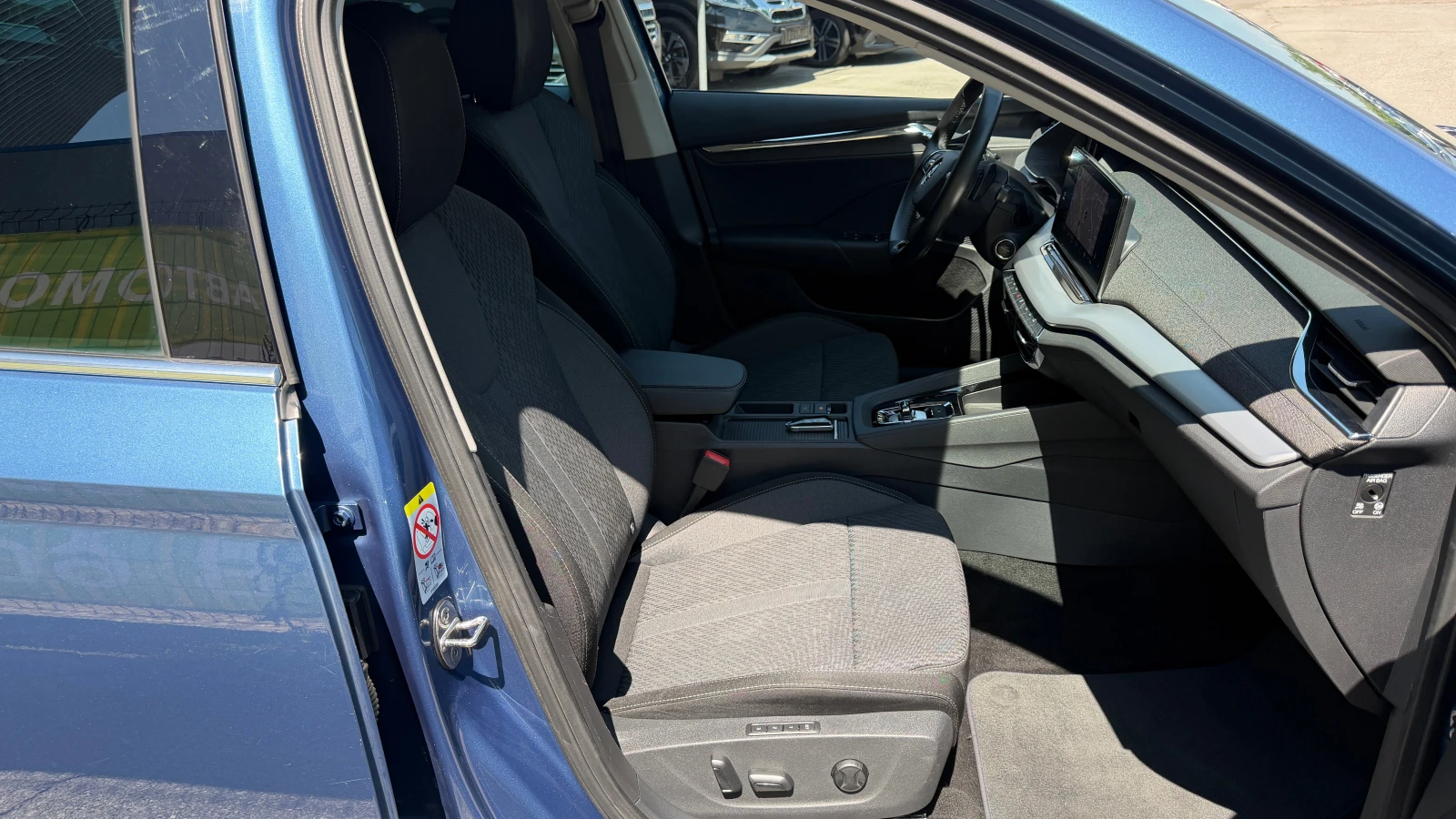 Skoda Octavia Style 2.0 TDI Automatic, снимка 12 - Автомобили и джипове - 55557042
